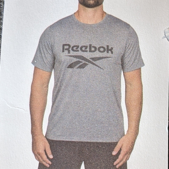 NWT Reebok Men's Active T-Shirt Size L - Picture 2 of 10